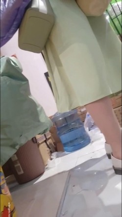 【抄底CD合集】丧心病狂的操作 刻意约妹子出来玩偷偷抄底 截图12