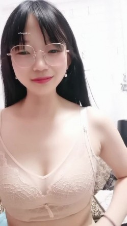 眼镜大学生 字母圈玩家【SM小师妹】过膝黑丝 奶子拔罐 大黑牛插屄里 扇脸 淫语不断 截图13