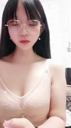 眼镜大学生 字母圈玩家【SM小师妹】过膝黑丝 奶子拔罐 大黑牛插屄里 扇脸 淫语不断 截图15