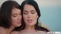 Vixen - Evelyn Claire And Misha Cross [720p HD].mp4 截图5