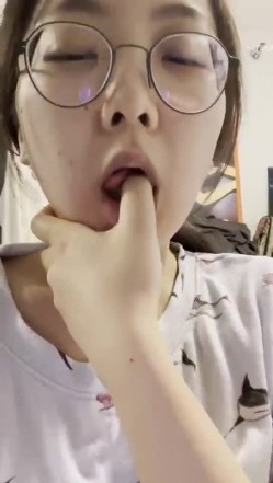高端私密群内部福利 基本都露脸美女如云 截图2