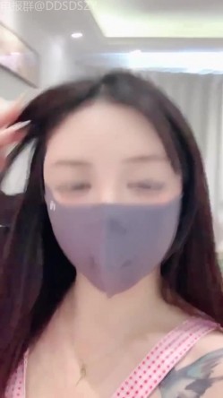 ️天然核弹爆乳女神！揉奶诱惑【炸土豆】完美颜值~淫液拉丝跳蛋自慰 截图1