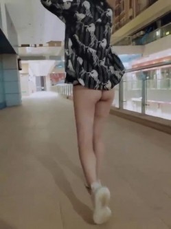 模特身材气质，推特露出婊【yunbit】各种公共场合大胆穿着，露出啪啪 截图2