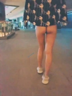 模特身材气质，推特露出婊【yunbit】各种公共场合大胆穿着，露出啪啪 截图8