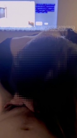 推特女菩萨极品美腿绿帽人妻「吉人FQ」付费资源 户外露出、绿帽献妻、多人淫趴、调教男奴、硬控止寸… 截图1
