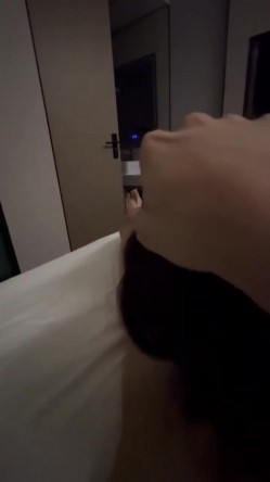 泡良大神【阿曼达】。付费VIP，几位绝品女神泄密福利，露脸，良家妹子，有生活照对比很棒 截图1