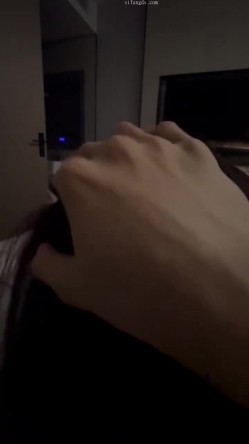 泡良大神【阿曼达】。付费VIP，几位绝品女神泄密福利，露脸，良家妹子，有生活照对比很棒 截图12