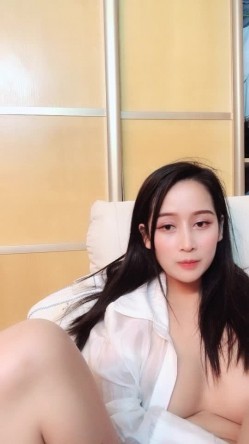 颜值区女神下海【老实的女人】 明星脸魔鬼身材 一对大白兔吸睛指数高，露乳跳蛋玩得开 截图16