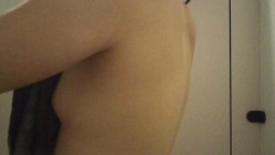 ️大学游泳课偷拍酷似《大话西游》的紫霞仙子脱光衣服露着两个白玉般的大奶子冲水 截图13