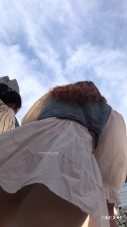 极限CD大师商场步行街4K裙内拍多位气质漂亮小姐姐T裤丝袜无内亮点多美女情趣内裤直接上街拍摄中都硬了 截图3