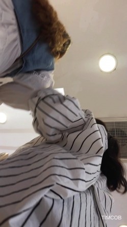 极限CD大师商场步行街4K裙内拍多位气质漂亮小姐姐T裤丝袜无内亮点多美女情趣内裤直接上街拍摄中都硬了 截图5