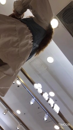 极限CD大师商场步行街4K裙内拍多位气质漂亮小姐姐T裤丝袜无内亮点多美女情趣内裤直接上街拍摄中都硬了 截图10