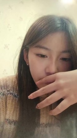 外表文静颜值妹妹！新人近期下海！应观众要求收费房，脱光光自摸揉穴，手指插入扣弄，有点放不开 截图1