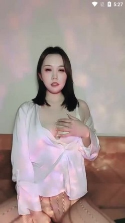 ️白皙无毛蜜桃臀，气质美少妇【兔宝一字马】新人下海，直接开大，道具自慰一字马，满满撸点 截图5