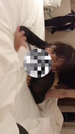 NTR绿帽淫妻大神【是小肥羊呀】超极品小母狗多人运动，淫乱不堪！轮流爆操！把小娇妻调教成小母狗，全程高能 截图12