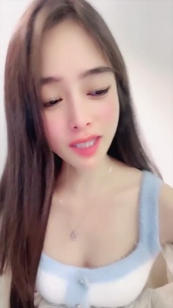 绿播下海【你的老婆】漂亮神似素颜女神王丽坤 跳蛋自慰流白浆 截图9
