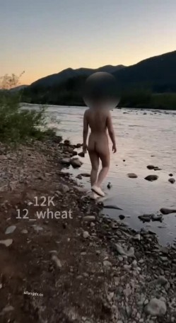 推特01年纯天然36E巨乳极品，【12K】VIP露出福利，震撼，这么大，挑战你的感官 截图3