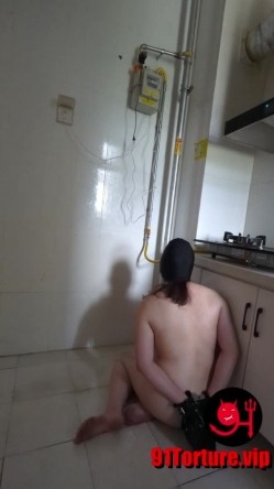 字母圈玩虐女大神【酷刑哥】私拍，E乳女奴的残酷调教，电击、皮鞭、穿刺、扩张、啪啪 截图3