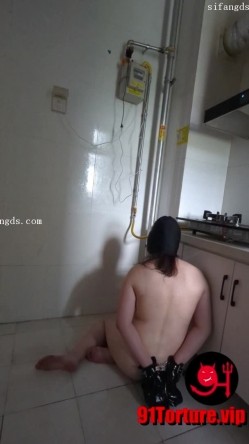 字母圈玩虐女大神【酷刑哥】私拍，E乳女奴的残酷调教，电击、皮鞭、穿刺、扩张、啪啪 截图5