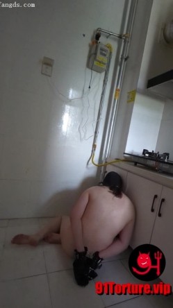 字母圈玩虐女大神【酷刑哥】私拍，E乳女奴的残酷调教，电击、皮鞭、穿刺、扩张、啪啪 截图9
