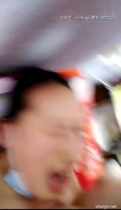 【母乳小少妇】真实良家，居家自拍，与老公操b挤奶汁，孩子哭了也不管，自己爽了才是硬道理，性欲真强 截图3