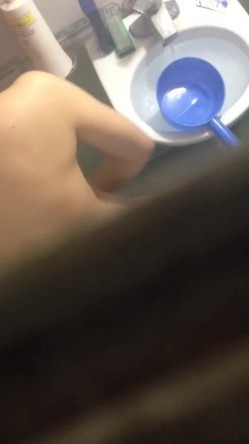 偷拍大神洗澡偷拍II学生宿舍寝室浴室70V精选集锦火热泄露 截图15