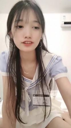 校花女神，超级清纯，【蔡蔡仙女】，冉冉升起的新星，她的微笑一秒让你想起初恋，还是脱光的初恋 截图2