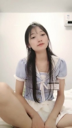 校花女神，超级清纯，【蔡蔡仙女】，冉冉升起的新星，她的微笑一秒让你想起初恋，还是脱光的初恋 截图3
