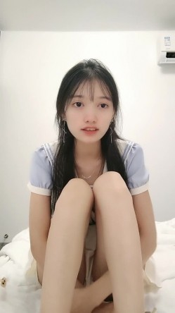 校花女神，超级清纯，【蔡蔡仙女】，冉冉升起的新星，她的微笑一秒让你想起初恋，还是脱光的初恋 截图7