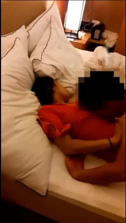 深圳97年学生第2炮手持拍摄被狼友操，不情愿说“你太过分了 截图1