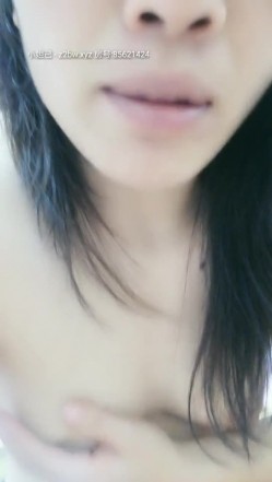 【姑姑不在家勾引表弟】我在睡觉表姐进我房间里 把我裤子就玩我的小弟弟 我躺在床上一动不动 截图16
