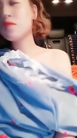 巨乳系前YY娱乐搞笑主播小莹因赌博输光家产改行黄播与炮友车震真想咬一口她的性感大乳蒂 截图4