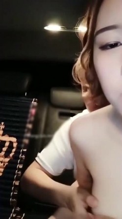 巨乳系前YY娱乐搞笑主播小莹因赌博输光家产改行黄播与炮友车震真想咬一口她的性感大乳蒂 截图15