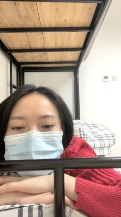 22岁美女宿舍自拍，掰开两瓣阴唇，白浆都拉丝了，看着清纯可人，玉体今晚专属于你 截图15