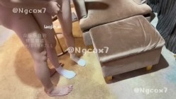 推特真实00后夫妻，【小水】，排卵期的老婆被单男操到高潮，淫穴都操肿了，绿帽第一视角特写 截图3