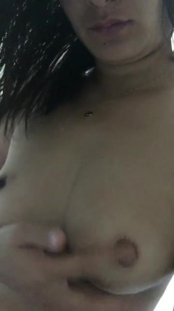 贵阳36岁卖菜的小区阿姨，卖完菜就拍视频发骚给我看，摸个奶子都能性奋！ 截图13