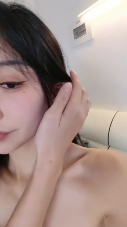 重磅，年度最美女神，首次啪啪突破尺度，【二货虎豹骑】，妈的，好白菜被猪拱了，还那么粗鲁 截图2