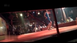 县城小剧场深夜近距离炸裂表演，多位妹子全裸才艺展示，下腰一字马，裸舞，M腿掰逼，下台零距离给大叔看逼 截图8