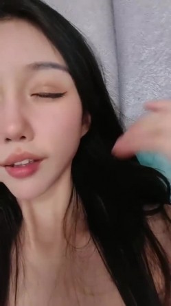 【权欲茶茶】车模身材，明星颜值，夹子音叫老公，道具潮喷，榨干你的精液 截图4
