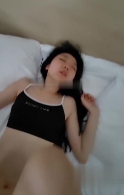 极品白富美校花_情侣私拍流出_高冷公主秒变床笫尤物_雪肤玉体被扒光蹂躏_爽的失神浪叫_高潮脸满足骚绝！ 截图7