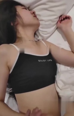 极品白富美校花_情侣私拍流出_高冷公主秒变床笫尤物_雪肤玉体被扒光蹂躏_爽的失神浪叫_高潮脸满足骚绝！ 截图11