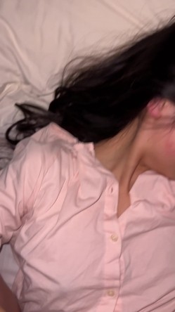 南京清纯反差女友【陈永佳】露脸性爱自拍，被男友尽情玩弄舔屌抽插骚穴，小母狗属性拉满 截图5