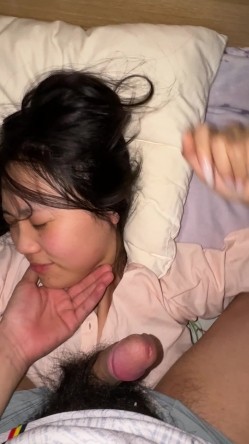 南京清纯反差女友【陈永佳】露脸性爱自拍，被男友尽情玩弄舔屌抽插骚穴，小母狗属性拉满 截图12