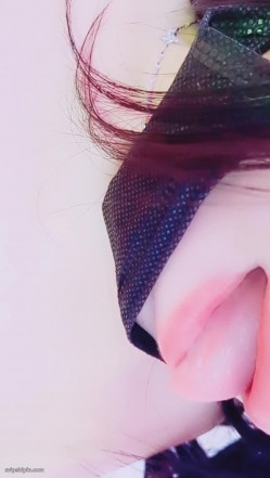 最新重磅分享，推特女神福利姬【大队长】未流出土豪私拍视图合集，情趣制服紫薇销魂可撸精尽人亡的节奏 截图2