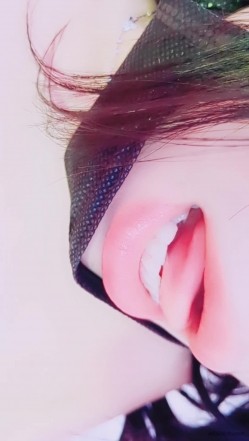 最新重磅分享，推特女神福利姬【大队长】未流出土豪私拍视图合集，情趣制服紫薇销魂可撸精尽人亡的节奏 截图3