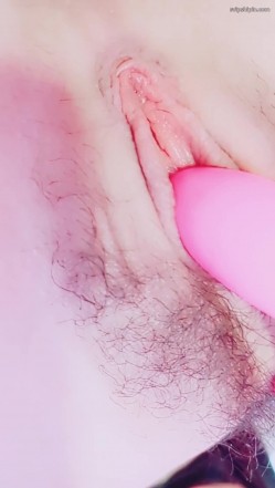 最新重磅分享，推特女神福利姬【大队长】未流出土豪私拍视图合集，情趣制服紫薇销魂可撸精尽人亡的节奏 截图14