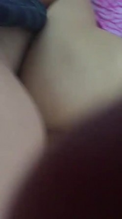 身材一流的大二学妹外表清纯内心无比淫荡呻吟嗲嗲的对着镜头扭屁股特骚女上位坐的相当有节奏感对白牛逼 截图2