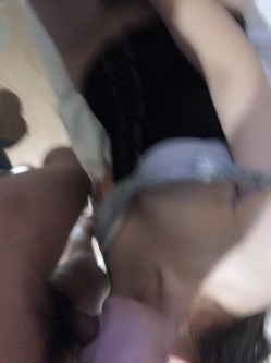 校园偶遇校花女神，肌肤犹如白莲花，背后发生的故事：这就是深喉的感觉吗，轻sm。 截图4