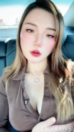 P站着名博主淫欲少妇法籍亚裔「Nicolove」OF露脸性爱私拍 顶级亚裔网黄挨操阿黑颜 截图11