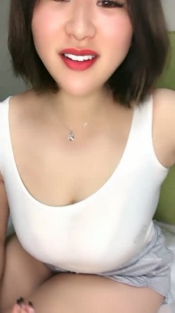 新人！G奶御姐~超级大奶子~【快乐吗】跟炸弹一样大~狂撸~！简直就是奶子终结者，喜欢大奶子的大哥不容错过~！ 截图4